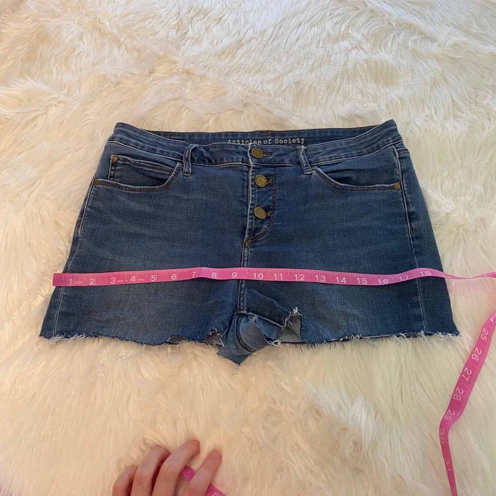 Articles of Society Anthro distressed denim shorts size 31 - Picture 3 of 11